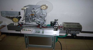 雙面貼標機操作順序