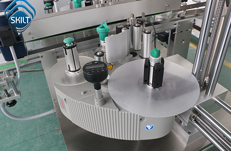 包裝箱轉角貼標機