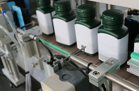 藥瓶多面貼標機