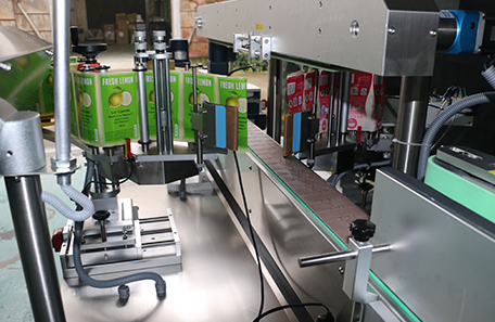 方桶雙面貼標機