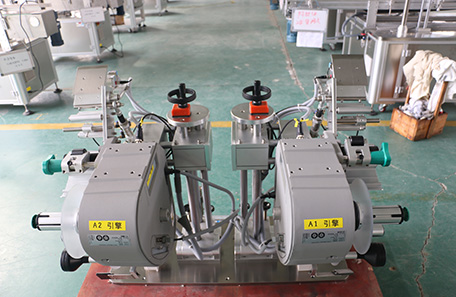 四標(biāo)站不干膠貼標(biāo)機(jī)